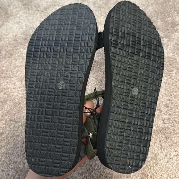 Arizona Jean Co Jenica Sandals Size 10 Color Olive Black Cream - Picture 6 of 7